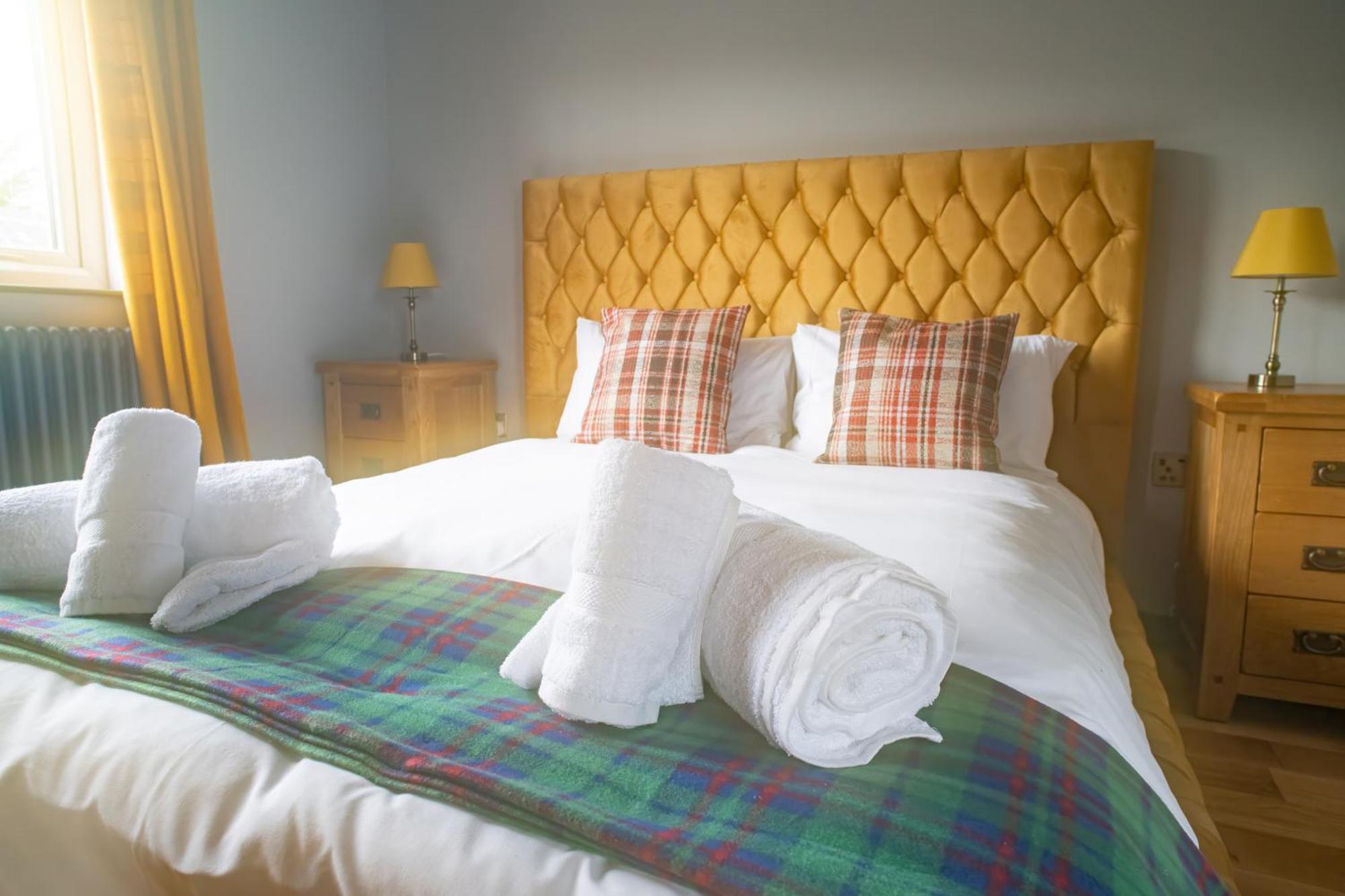 Luxury 4 Bedroom Cottage With Stunning Views Near Fairy Pools! Карбост Екстер'єр фото